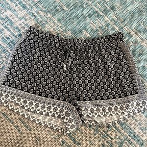 Bebop Shorts Size L Like New